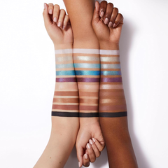 Paleta de sombras de ojos, marca e.l.f. Perfect 10, diez tonos ultrapigmentados: azul, celeste, plateado, morado y dorado metálicos, más cinco todos neutros, fórmula mezclable., vegano y libre de crueldad animal. Paleta de color Intergalactic.
