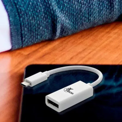 Cable Adaptador USB Tipo C Macho a Displayport Hembra. XTC 555. Marca Xtech. Color Blanco. 3.9 Pulgadas (10 cm) de largo.