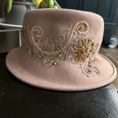 Sombrero Genuino de Diseñador Eric Javits NY - Adele - Color Tawny - Rosa Pálido.