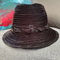 Sombrero Genuino de Diseñador Eric Javits NY - Velvet Spiral - Color Negro.