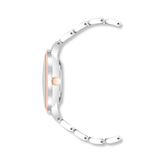 Reloj de pulsera con detalles de cristal para mujer marca Nine West. Brazalete de eslabones metálicos, ajustable, en color plata.