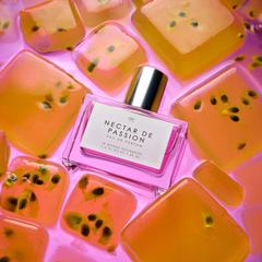 Le Monde Gourmand Nectar de Passion Eau de Parfum, 1 fl oz (30 ml), Perfume de Tamaño Completo, Fragancia para Mujeres, Aroma Juguetón y Confortante, Notas de Maracuyá, Jazmín y Almizcle Dulce.