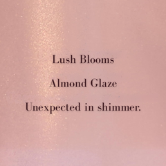 Victoria's Secret Fragancia Corporal en aerosol, aroma Velvet Petals Shimmer - 250 ml (8.4 fl oz). Fragancia en Splash. Victoria's Secret Body Fragrance Mist.