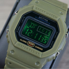 Reloj Digital para Hombre. Marca Activa by Invicta Essentials. Color Verde Olivo y Negro. Digital Essentials.