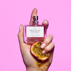 Le Monde Gourmand Nectar de Passion Eau de Parfum, 1 fl oz (30 ml), Perfume de Tamaño Completo, Fragancia para Mujeres, Aroma Juguetón y Confortante, Notas de Maracuyá, Jazmín y Almizcle Dulce.