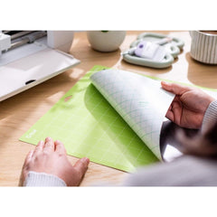 Tapete de corte marca Cricut Original - StandardGrip - Tapete verde (1 unidad, 12 x 12 pulgadas), para Explore & Maker