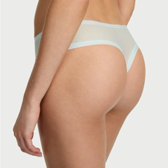 Thong Panty VS. Panti Victoria Secret para mujer. Color celeste. Tanga.